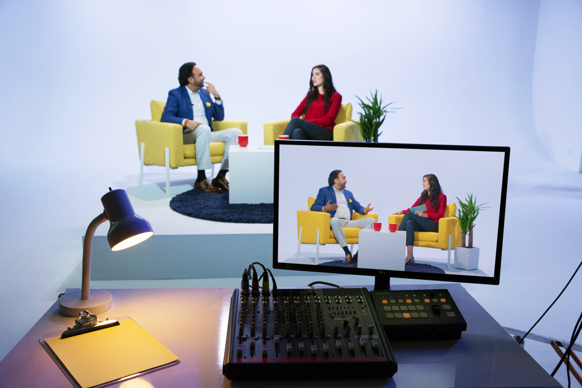 When you get it right, live video is one of the most exciting mediums out there. These 4 techniques will keep your viewers invested. When you get it right, live video is one of the most exciting mediums out there. These 4 techniques will keep your viewers invested.