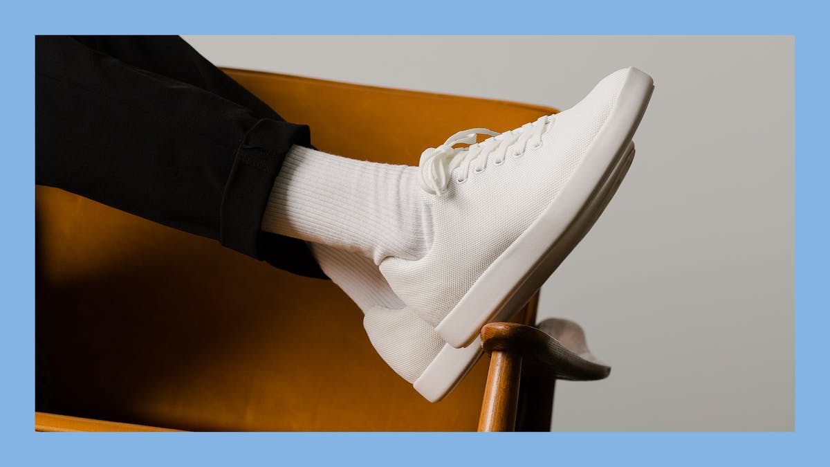 Learn how the Brooklyn-based shoe startup Atoms used video to help build a waitlist of 40,000 customers before their official launch. Learn how the Brooklyn-based shoe startup Atoms used video to help build a waitlist of 40,000 customers before their official launch.