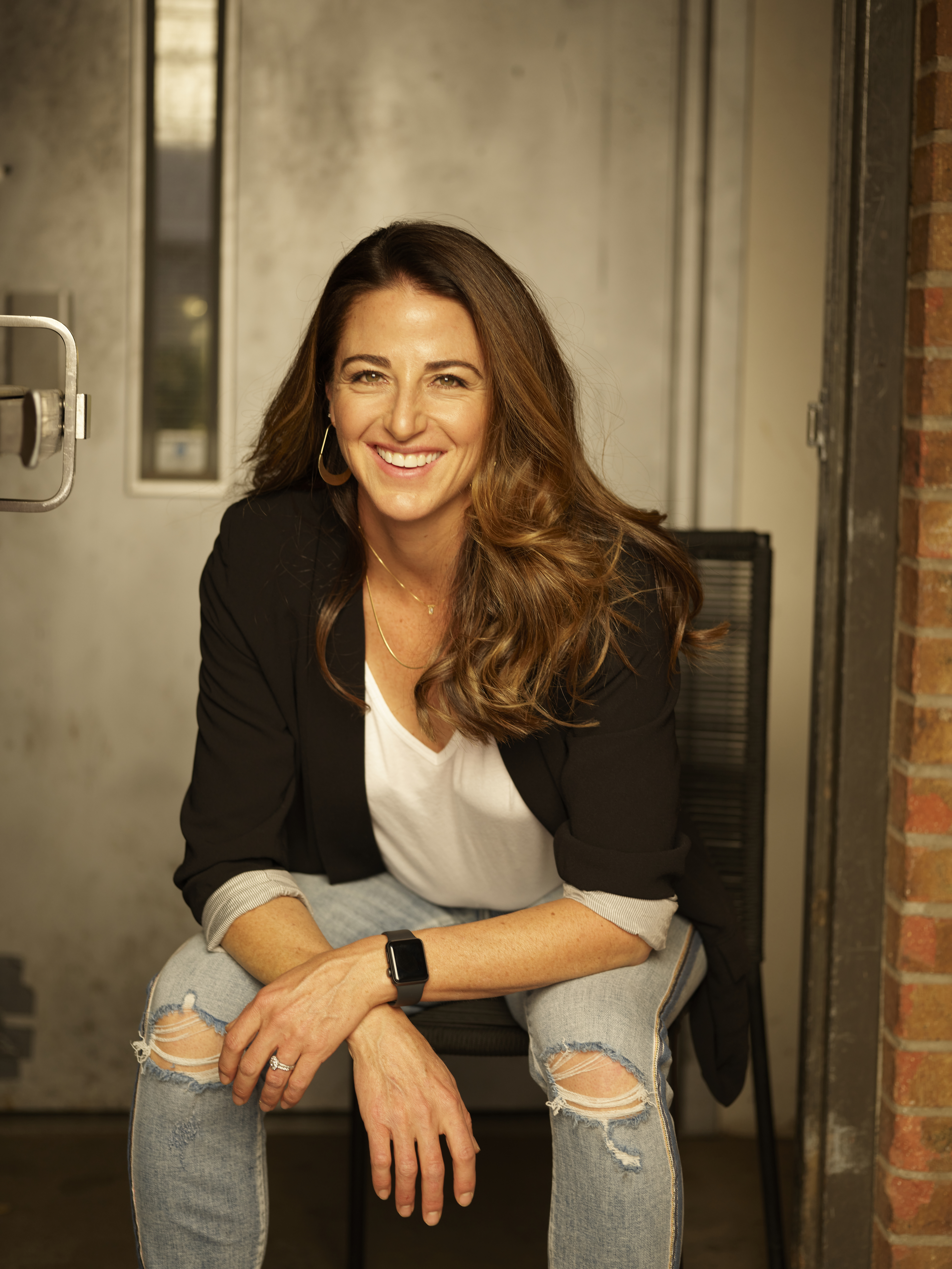 Lindsay Rogers works with brands as well as high-achieving entrepreneurs on how to create powerful brand stories and clearly defined messaging that allows them to stand out, create powerful partnerships, position themselves as a leader, and build trust, rapport, and deep connections with their audience.